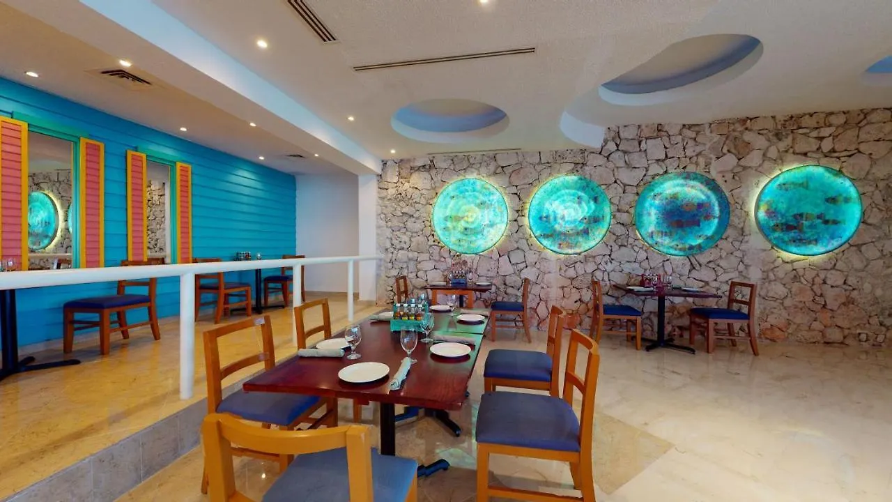 מלון Grand Park Royal קוזומל