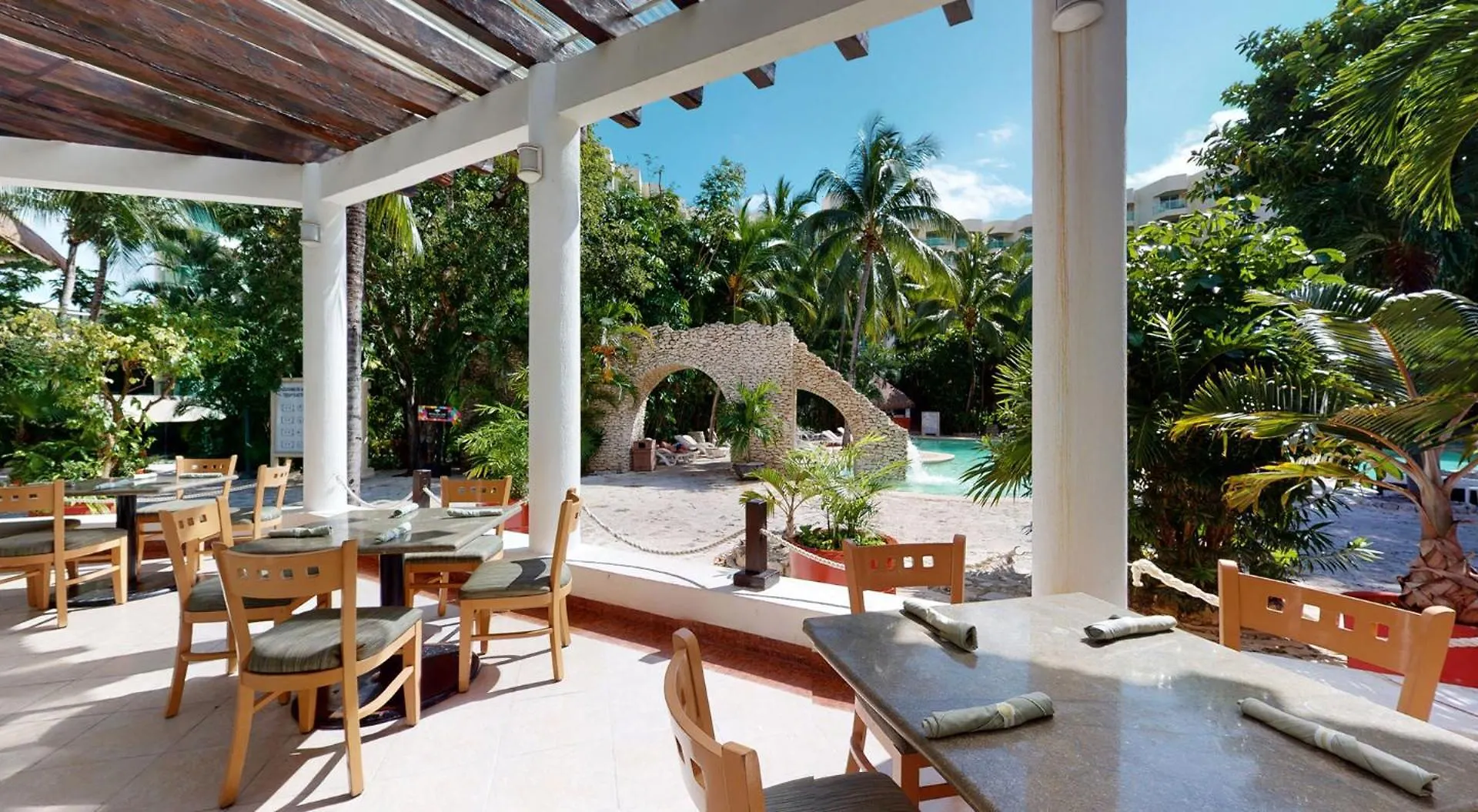 Grand Park Royal Cozumel Hotel Resort